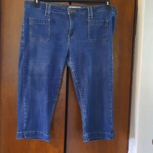 Levi size 16 blue jean capris.